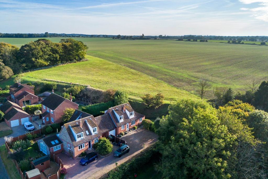 Property photo 3 of 33