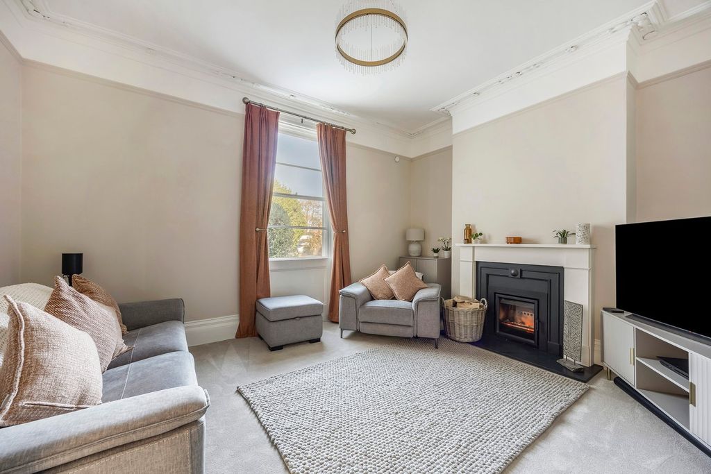 Property photo 3 of 24