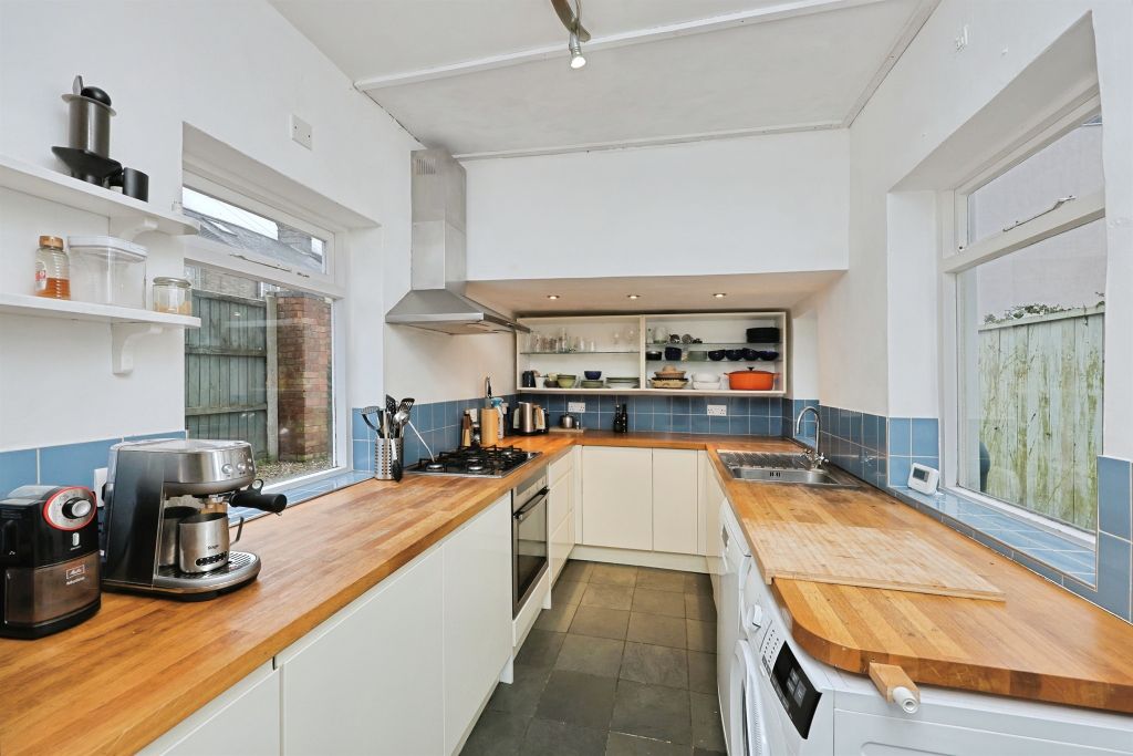 Property photo 2 of 16