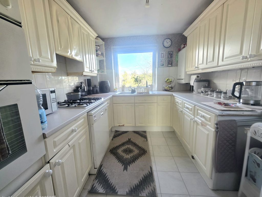 Property photo 3 of 7 6