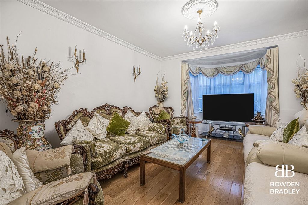 Property photo 2 of 21 Living Room