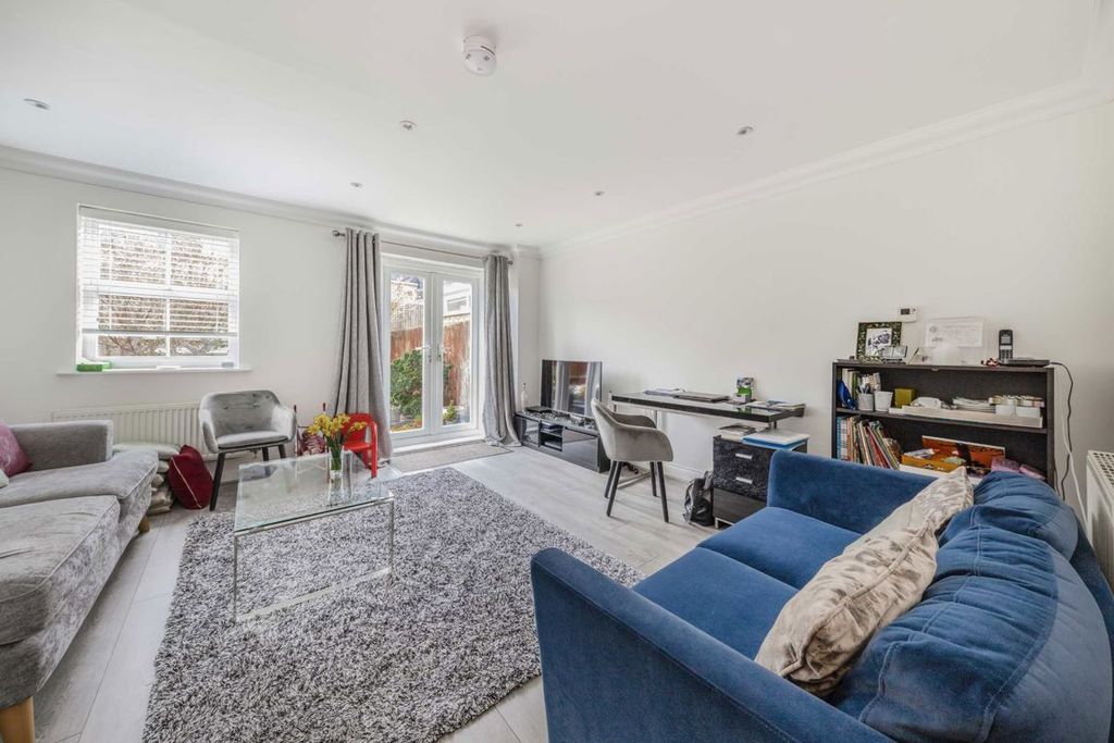 Property photo 2 of 7