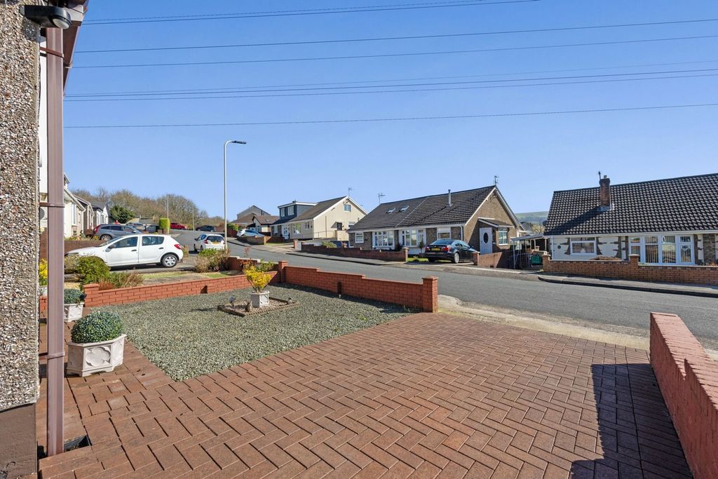 Property photo 3 of 26