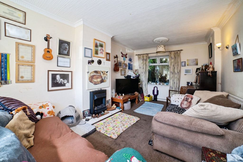 Property photo 3 of 17
