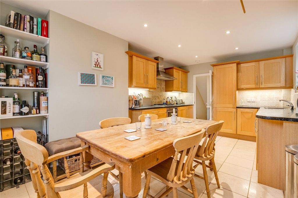 Property photo 3 of 11 Picture No. 25