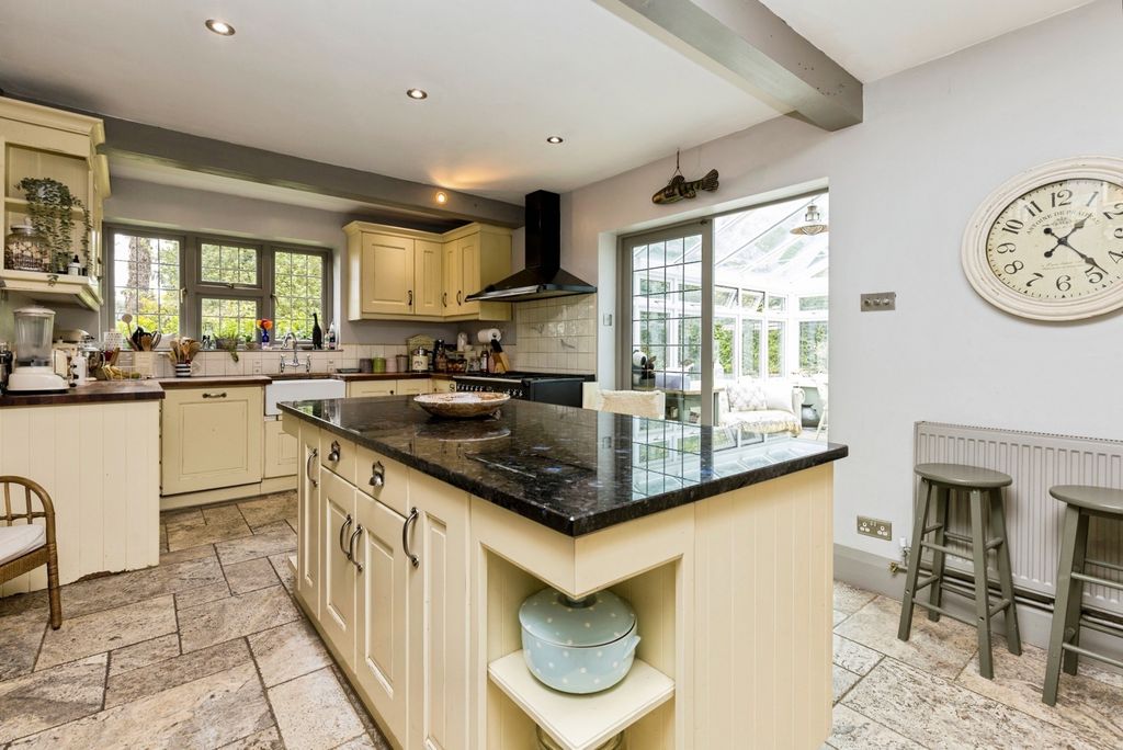 Property photo 2 of 19 Pbox-Img.Jpg