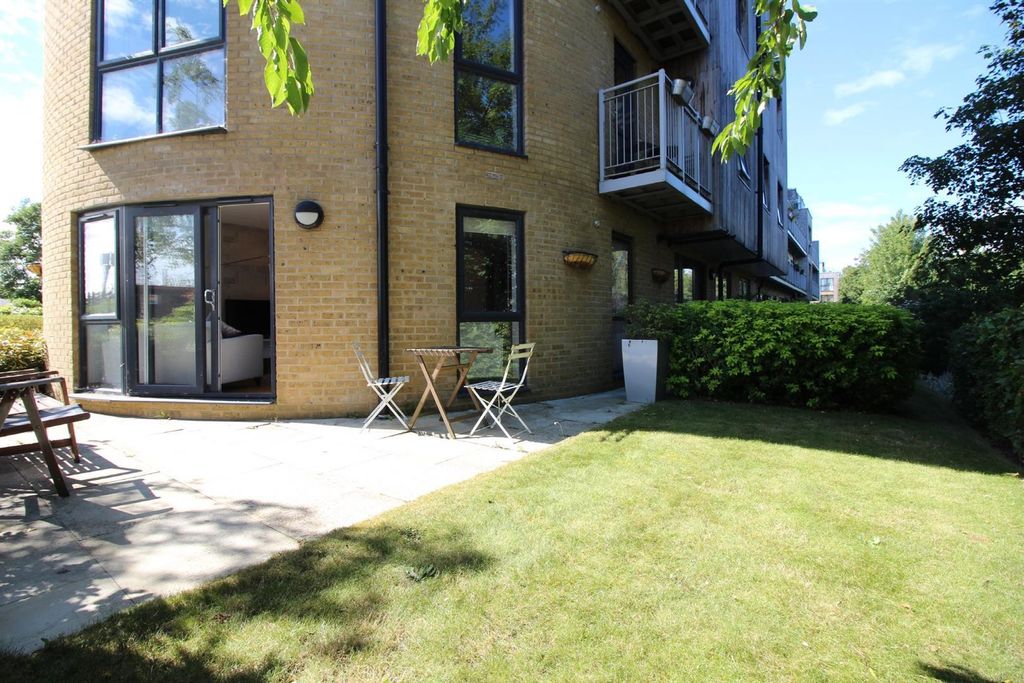 Property photo 2 of 11