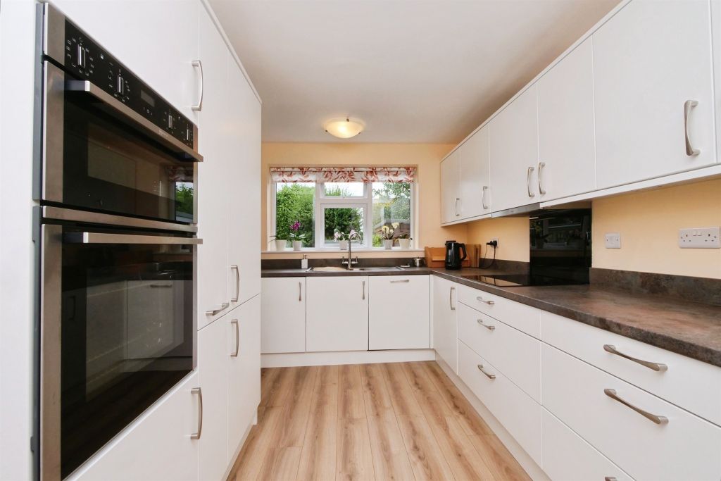 Property photo 3 of 17