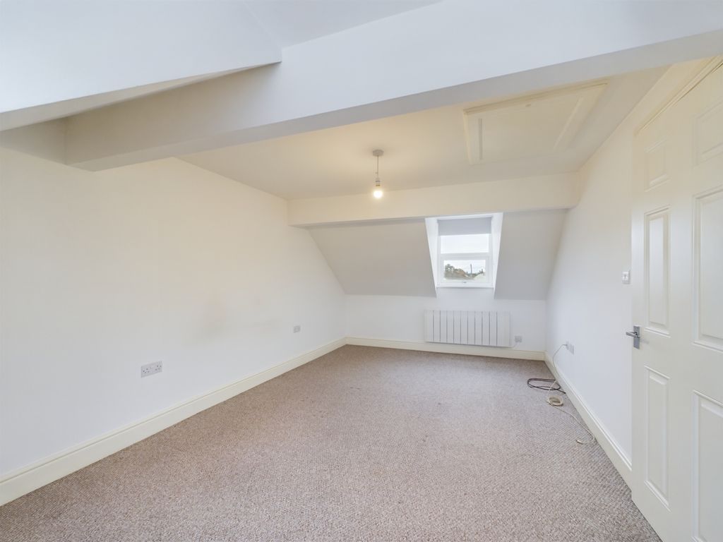 Property photo 3 of 9 Bedroom 1