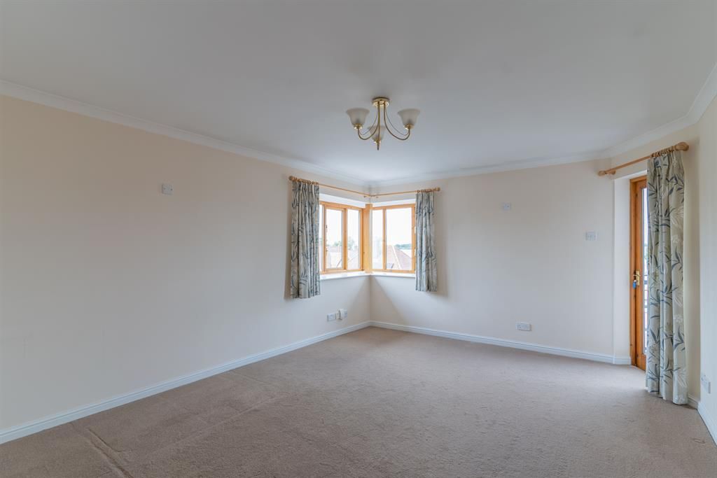 Property photo 3 of 8 Picture 3