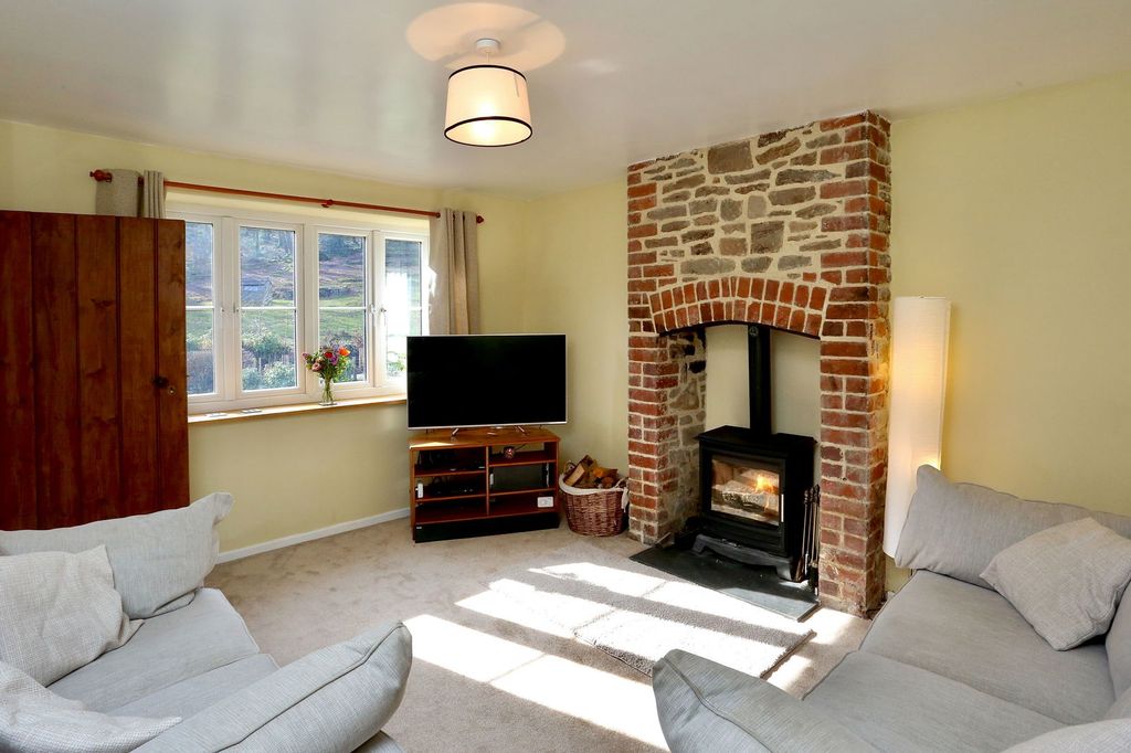 Property photo 2 of 39