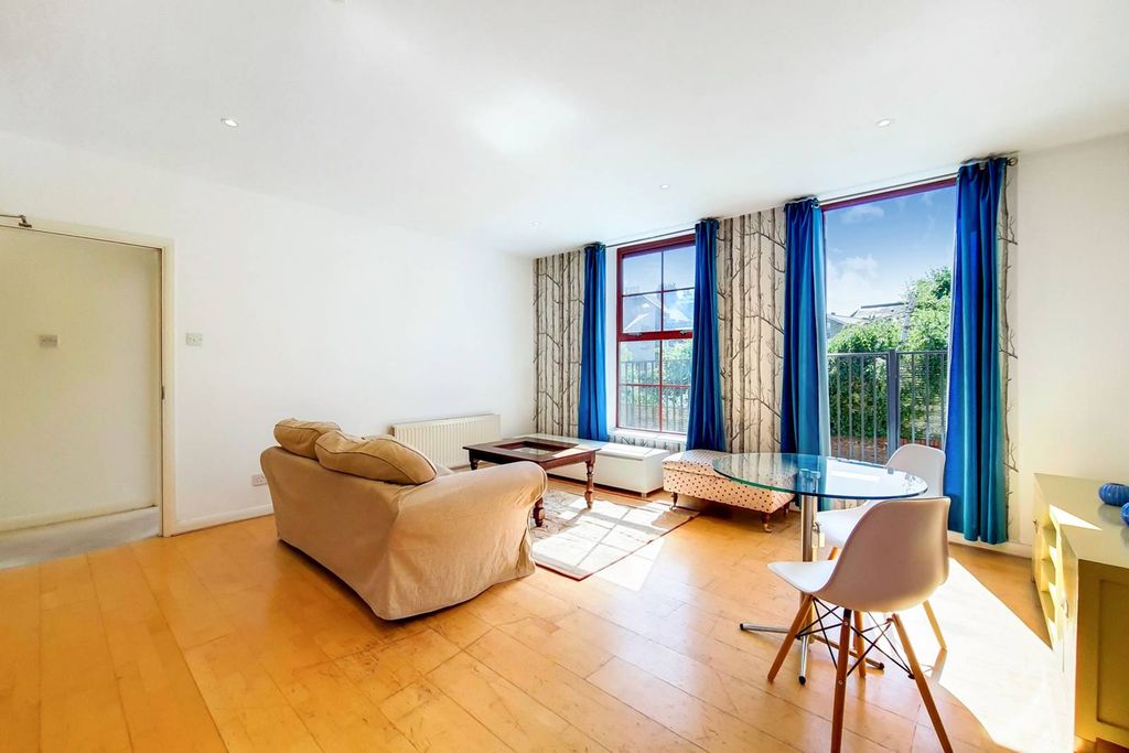 Property photo 1 of 9