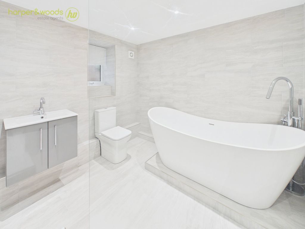 Property photo 3 of 43