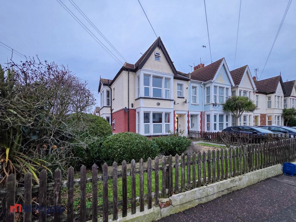 Property photo 3 of 7 Photo 3