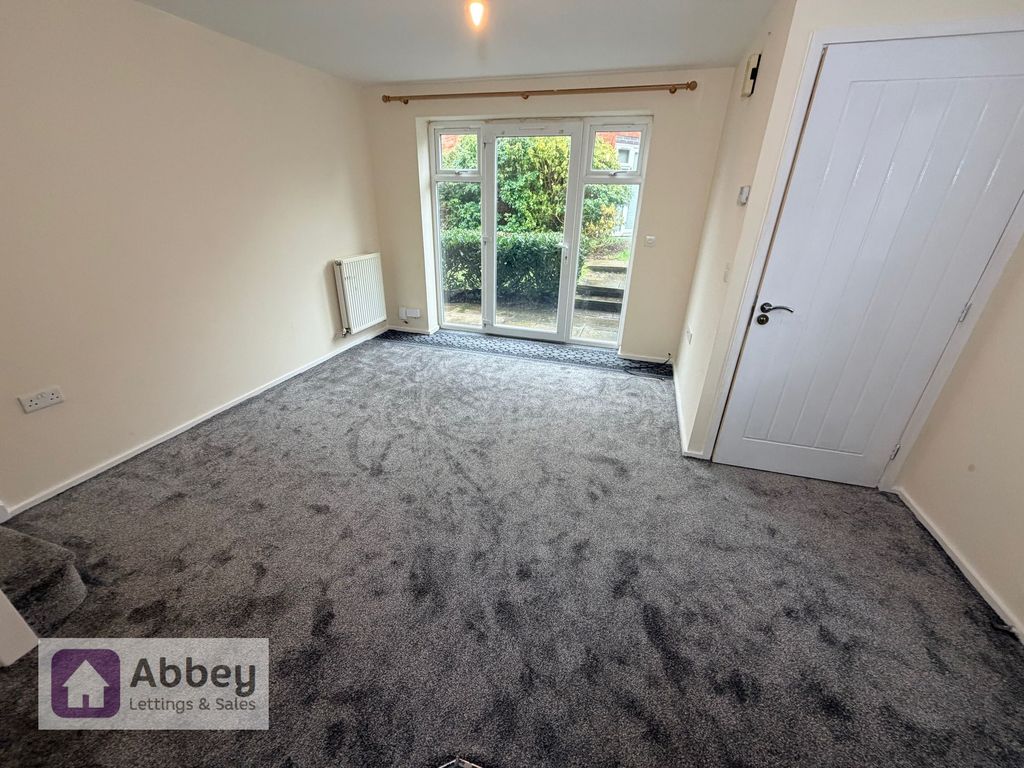 Property photo 3 of 10 Living Area