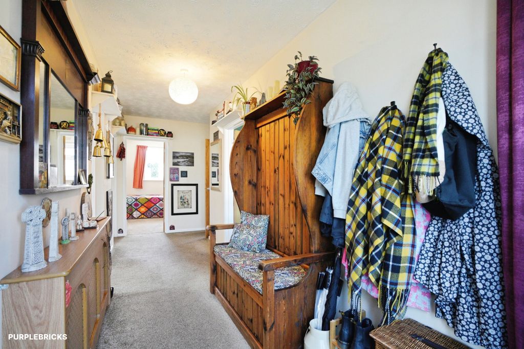 Property photo 3 of 36