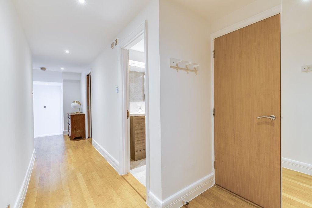 Property photo 3 of 12 Picture No. 21