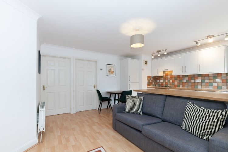 Property photo 3 of 8 237568