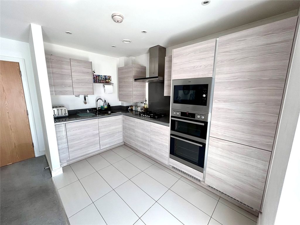 Property photo 2 of 19 Picture No. 75