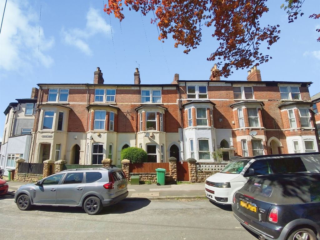 Property photo 1 of 2