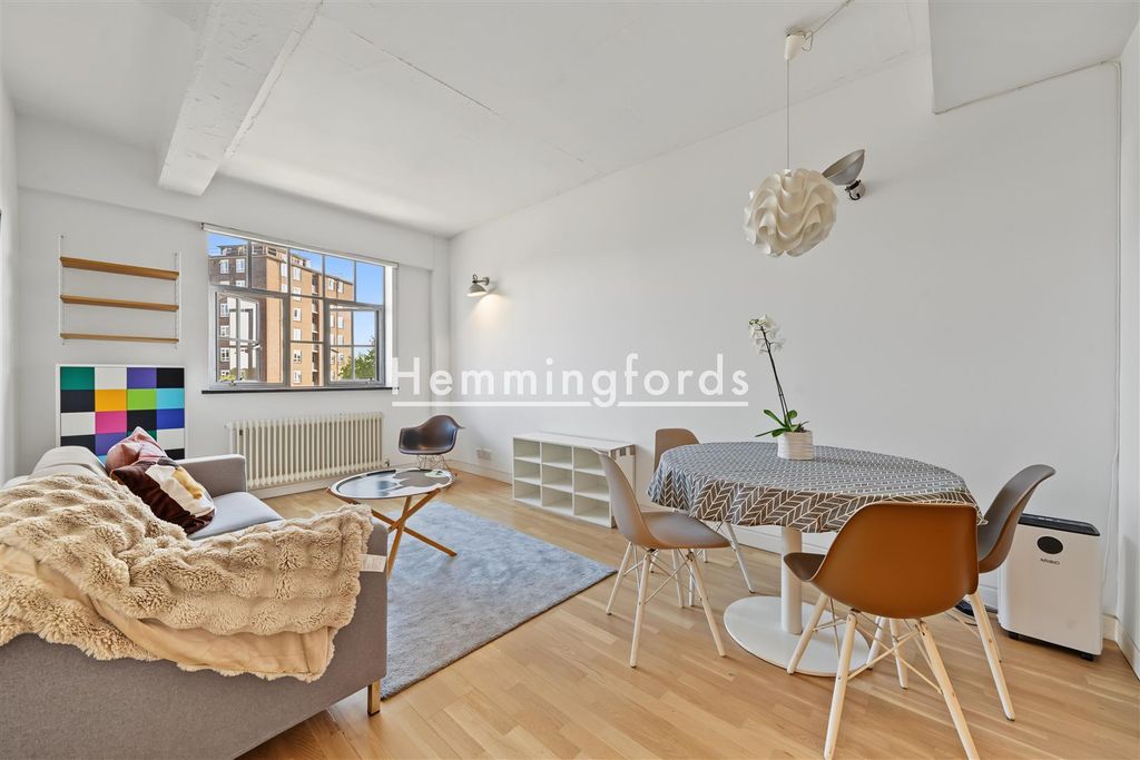 Property photo 1 of 9 Shepperton Road N1-6.Jpg