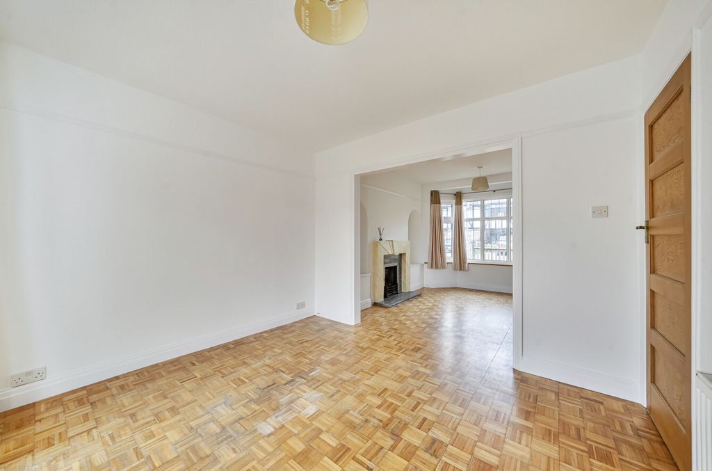 Property photo 2 of 21