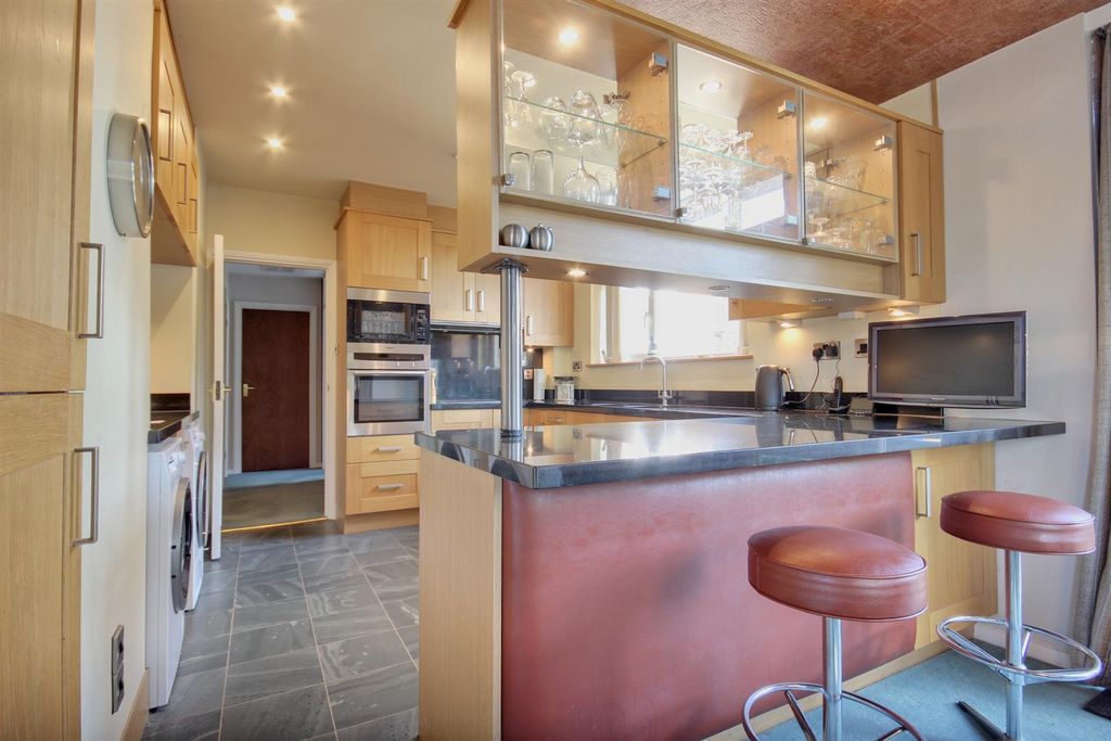 Property photo 2 of 21 Southfield 2 (10).Jpg