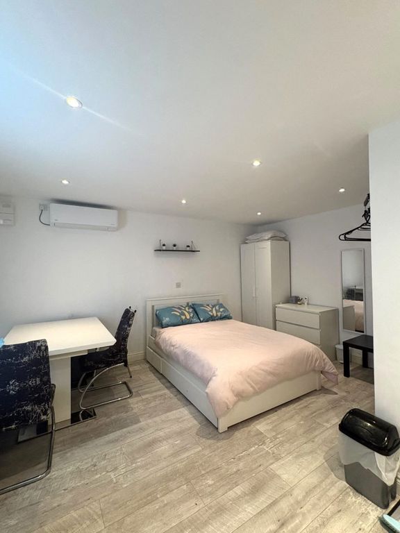 Property photo 1 of 3