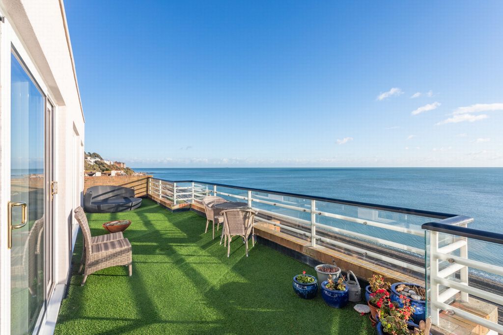 Property photo 2 of 35 The View