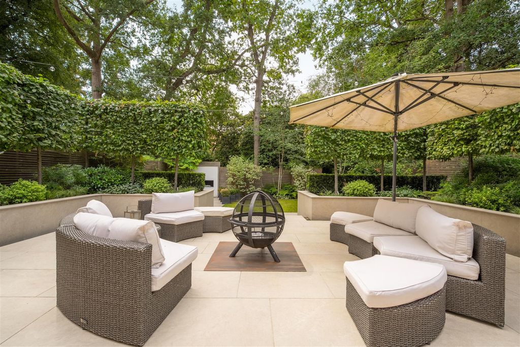 Property photo 2 of 34