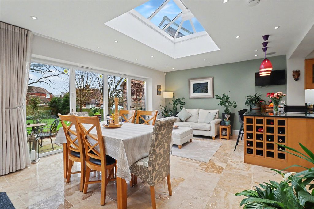 Property photo 2 of 19 Dining Area