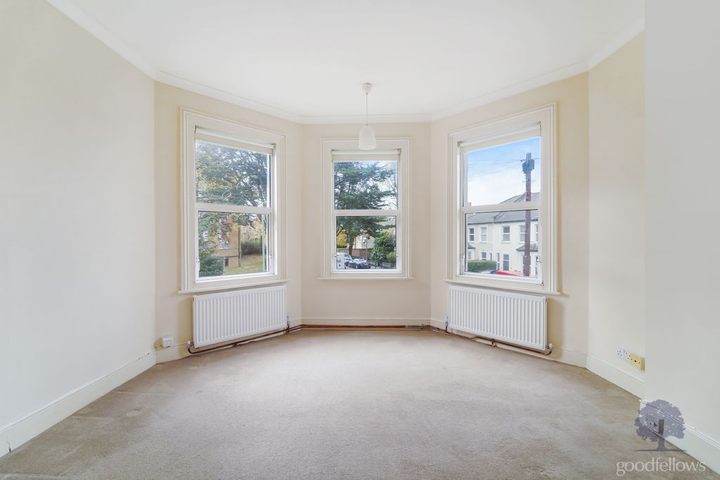 Property photo 3 of 15 Picture 3