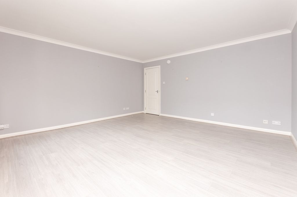 Property photo 3 of 14 3
