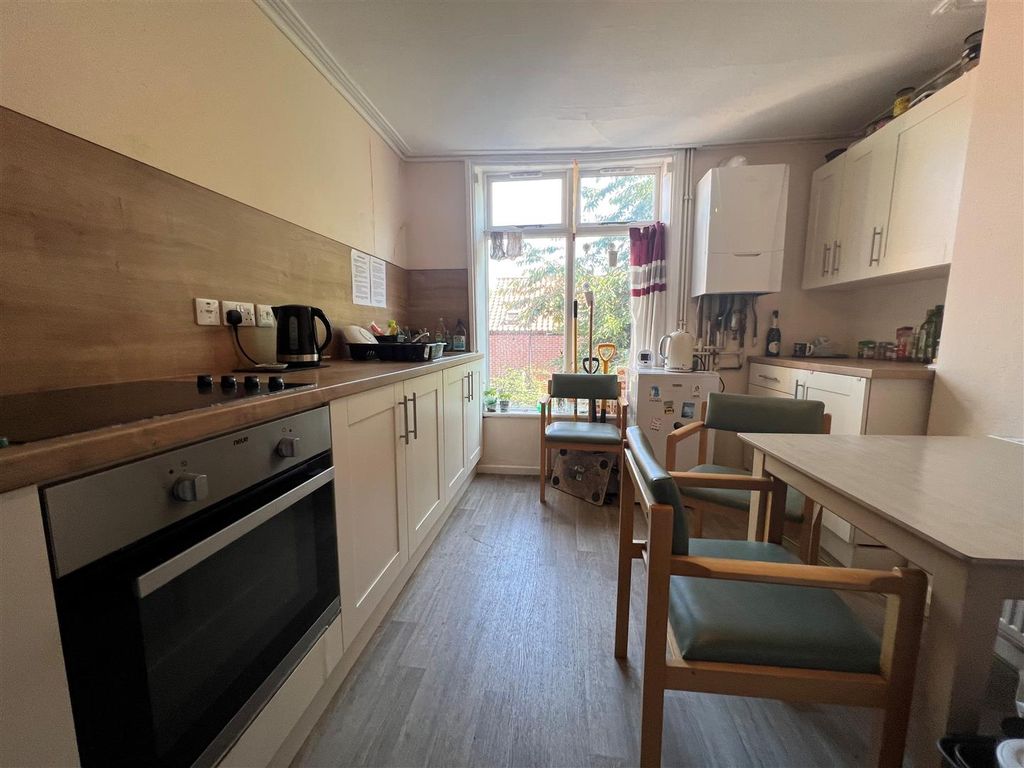 Property photo 2 of 6 8.Jpg