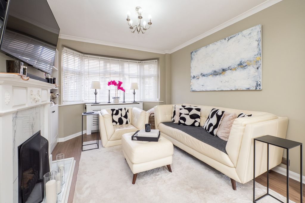 Property photo 2 of 25 Picture No. 43