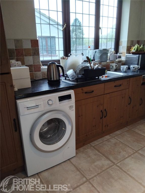 Property photo 2 of 28 Picture No. 23