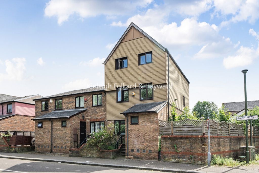 Property photo 1 of 17 2F586A06-852B-4389-9