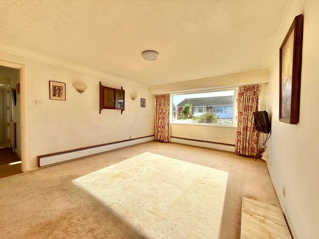 Property photo 2 of 17 Picture No. 21