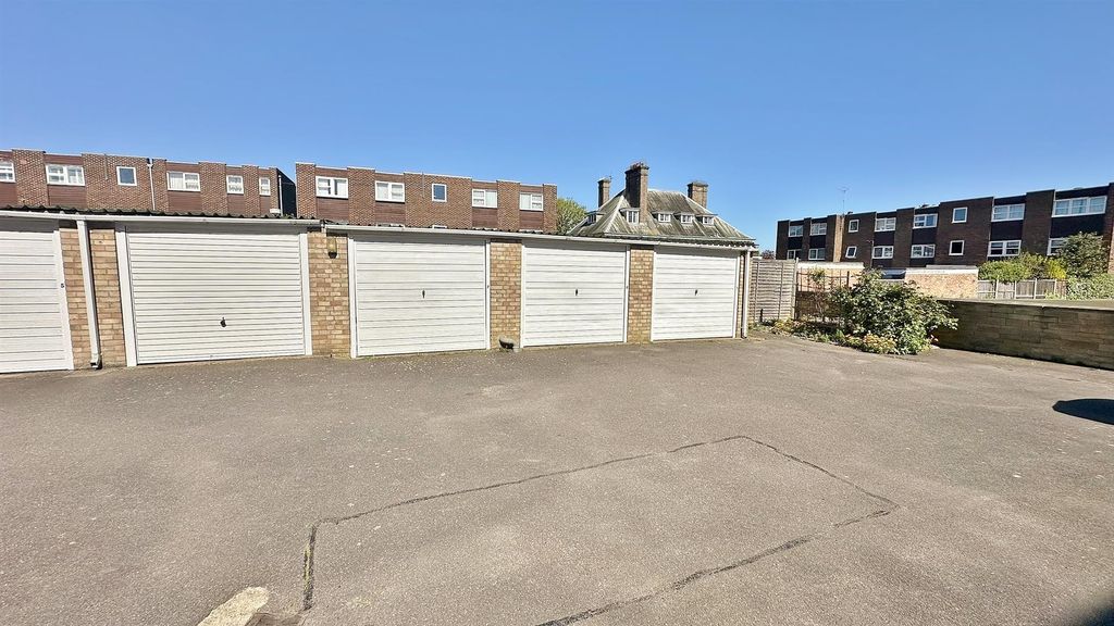 Additional image 12 of 2 bed flat for saleQueens Road, Frinton-On-Sea CO13