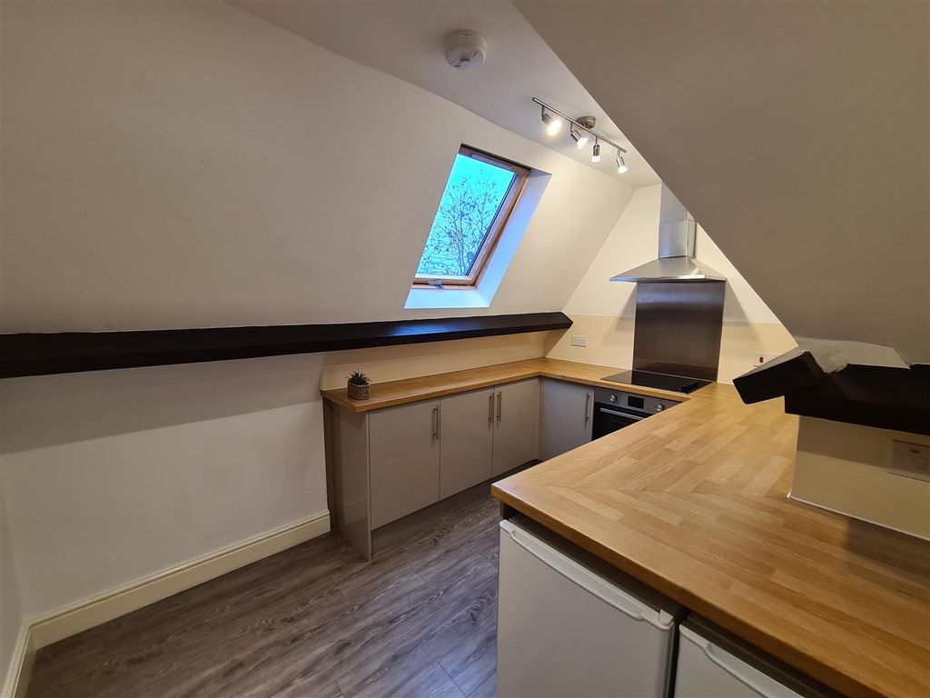 Property photo 1 of 10 Kitchen4.Jpg