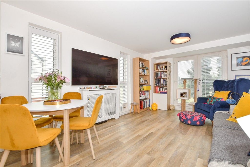 Property photo 3 of 10 Lounge/Diner/ Kitchen
