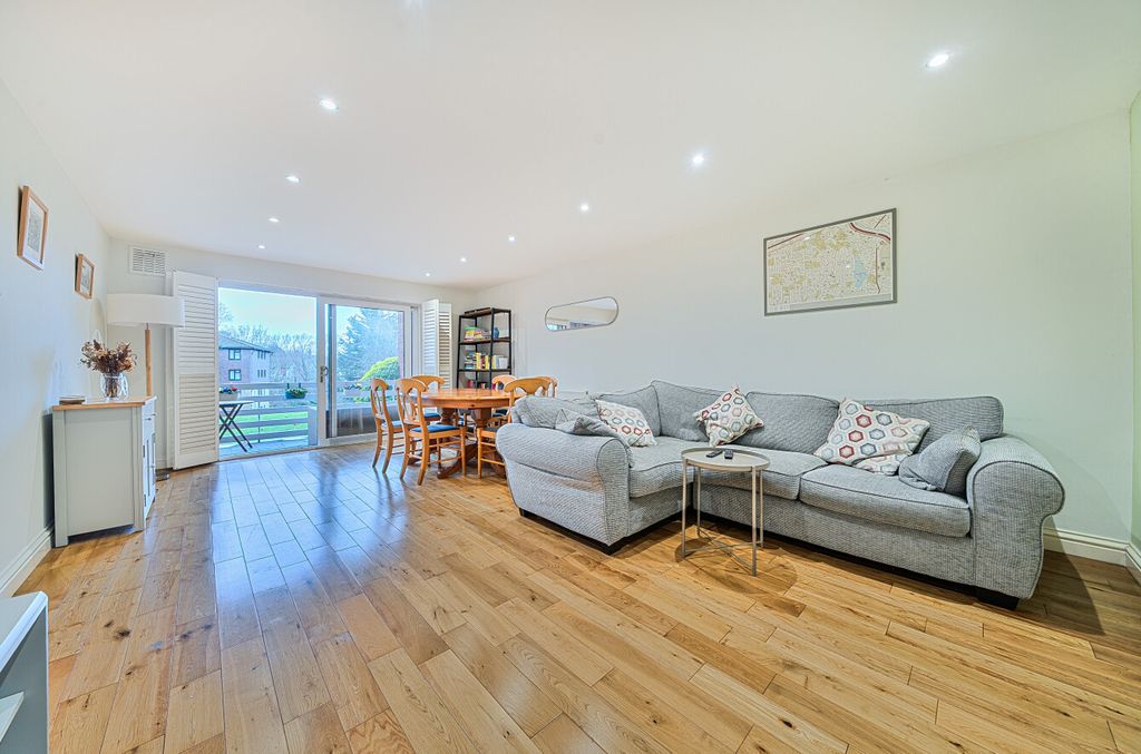 Property photo 3 of 20 1401564-11-69724c...