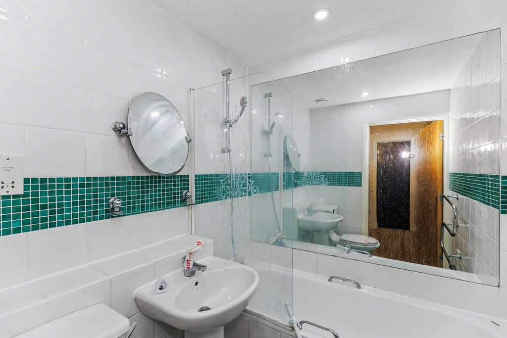 Property photo 3 of 5 902 Northampton House, Wellington Street, Northampton, Nn1 3nd