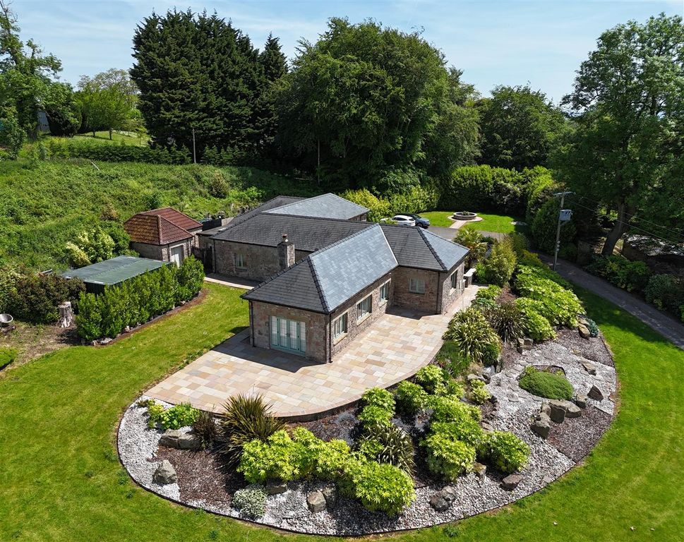 Property photo 1 of 39 The Old Coach House
