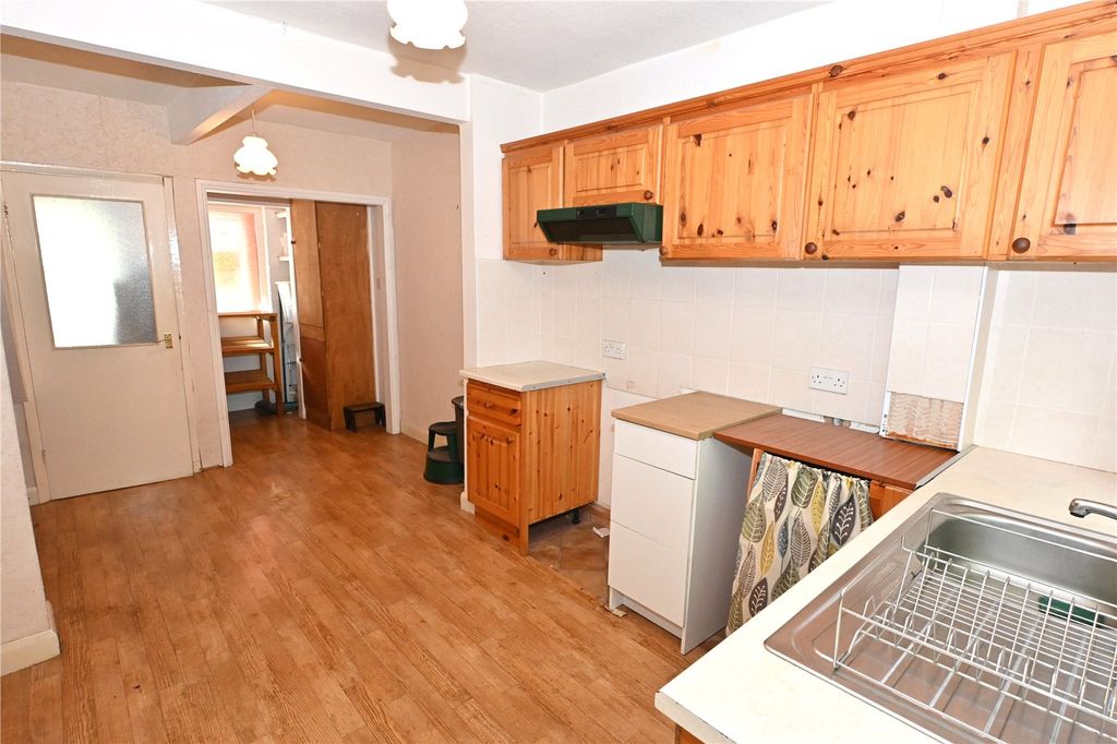 Property photo 3 of 15 Picture No. 12
