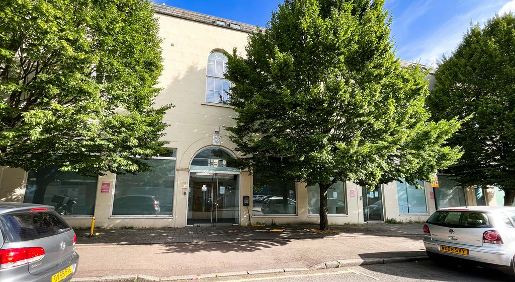 Property photo 1 of 6 282 North End Road Fulham Sw6 Office Building For Sale Rear Ext 3.Jpg