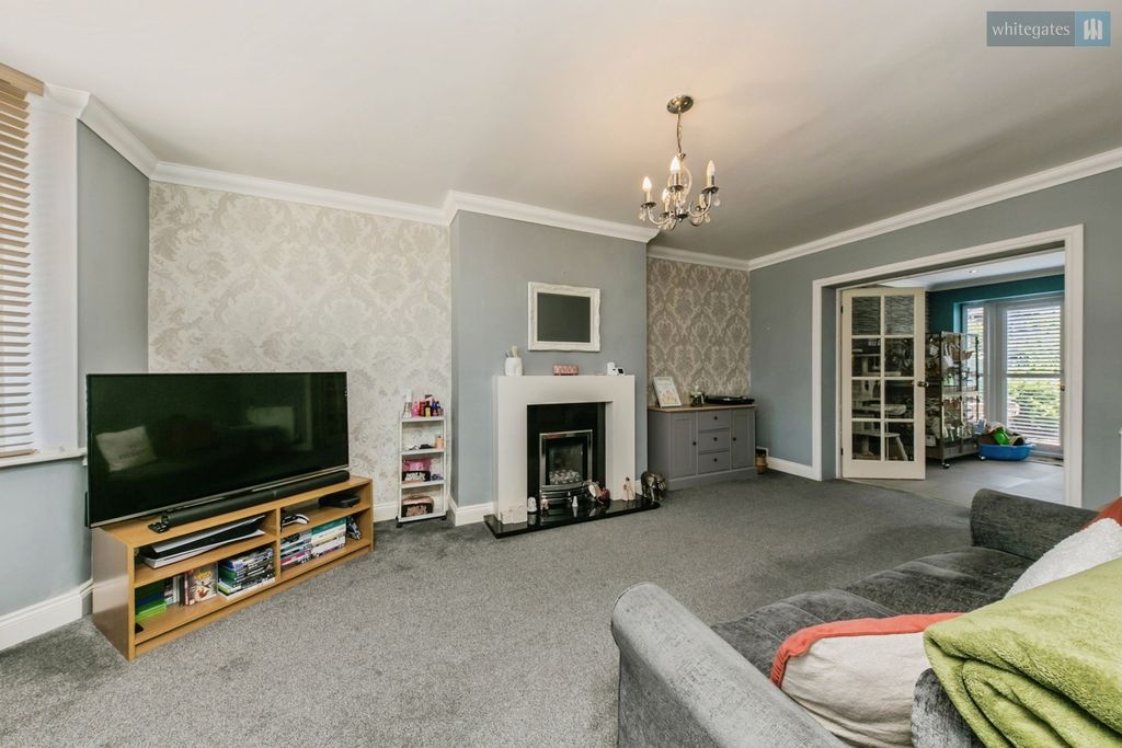 Property photo 3 of 16 Pbox-Img.Jpg