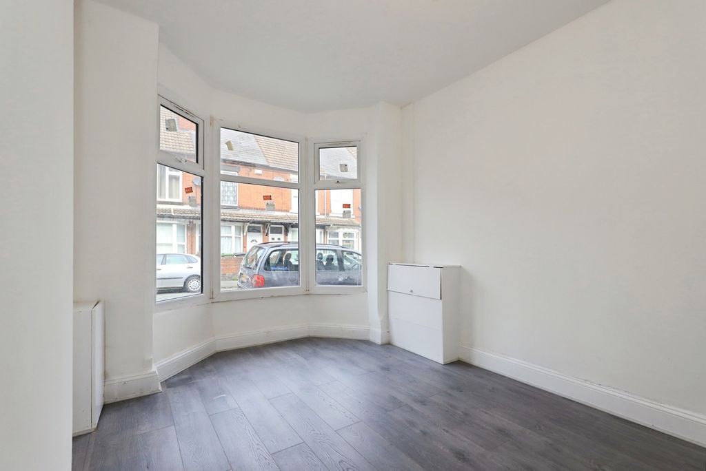 Property photo 2 of 17 Pbox-Img.Jpg