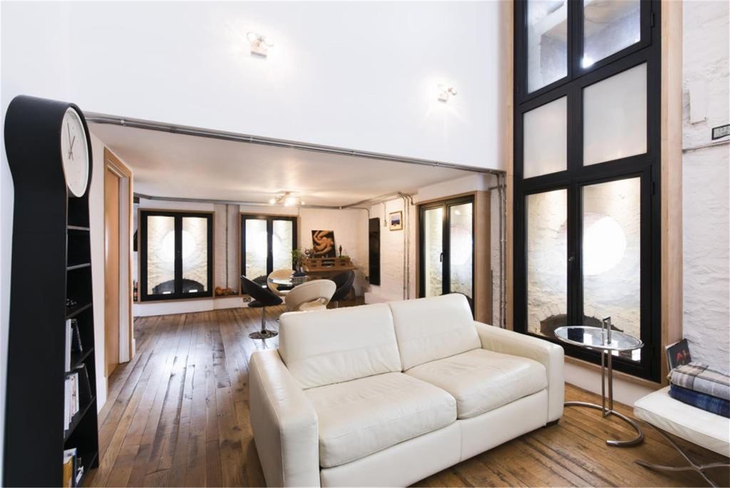 Property photo 2 of 10 Living Room