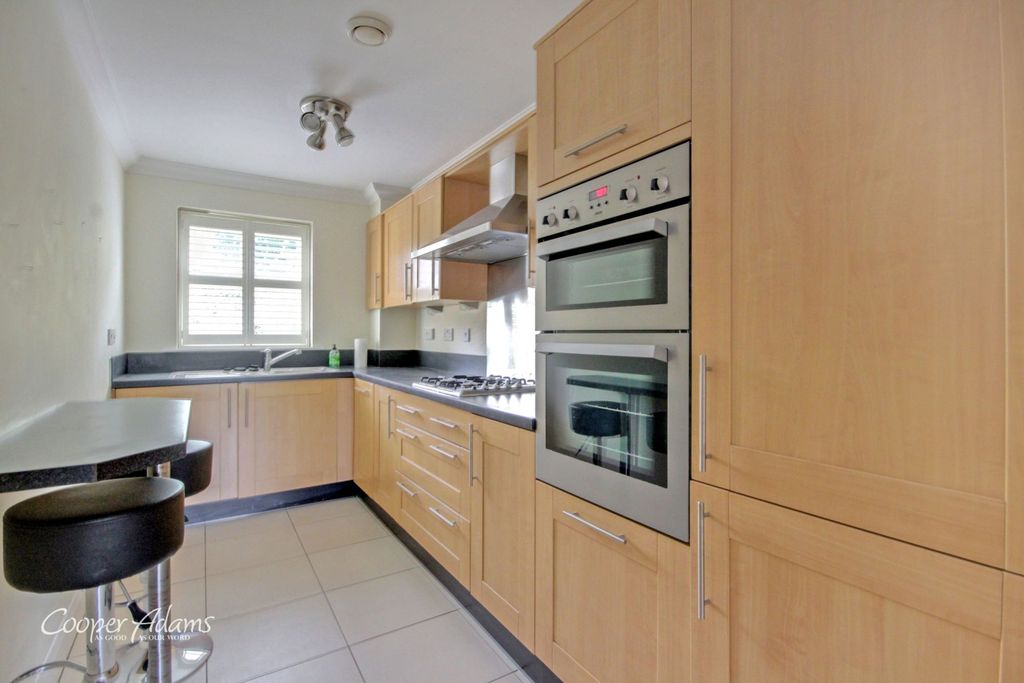 Property photo 3 of 8 Kitchen